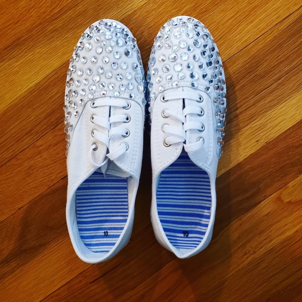 Jewel Low-Cut Shoes